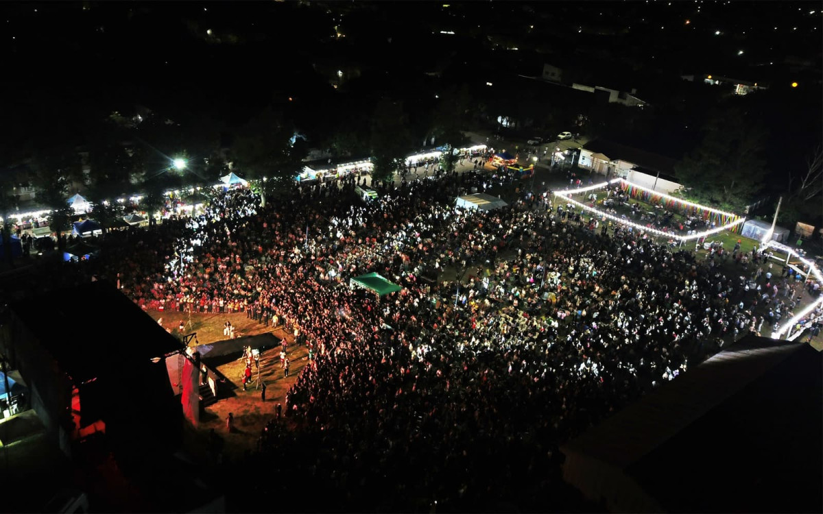 Más de 15 mil personas disfrutaron del show de La T y La M en la segunda noche del Festival del Pueblo